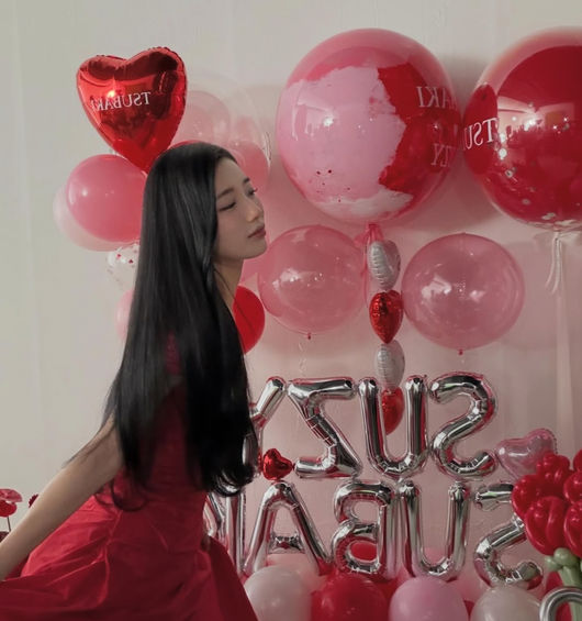 노란 수영복에 섹시한 몸매 어필하는 존예 처자