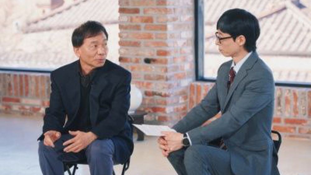 노란 수영복에 섹시한 몸매 어필하는 존예 처자