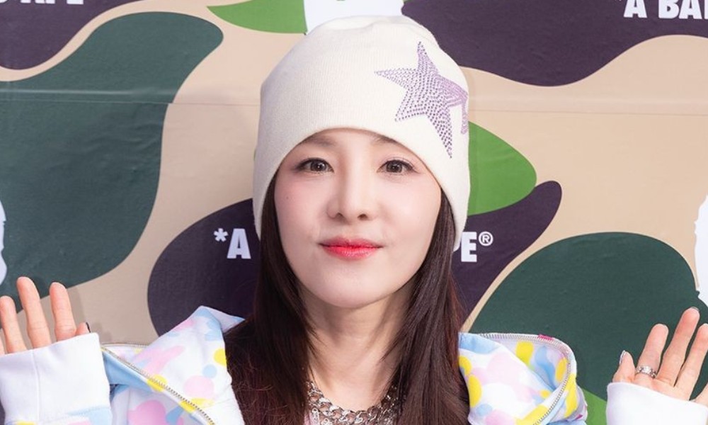 노란 수영복에 섹시한 몸매 어필하는 존예 처자