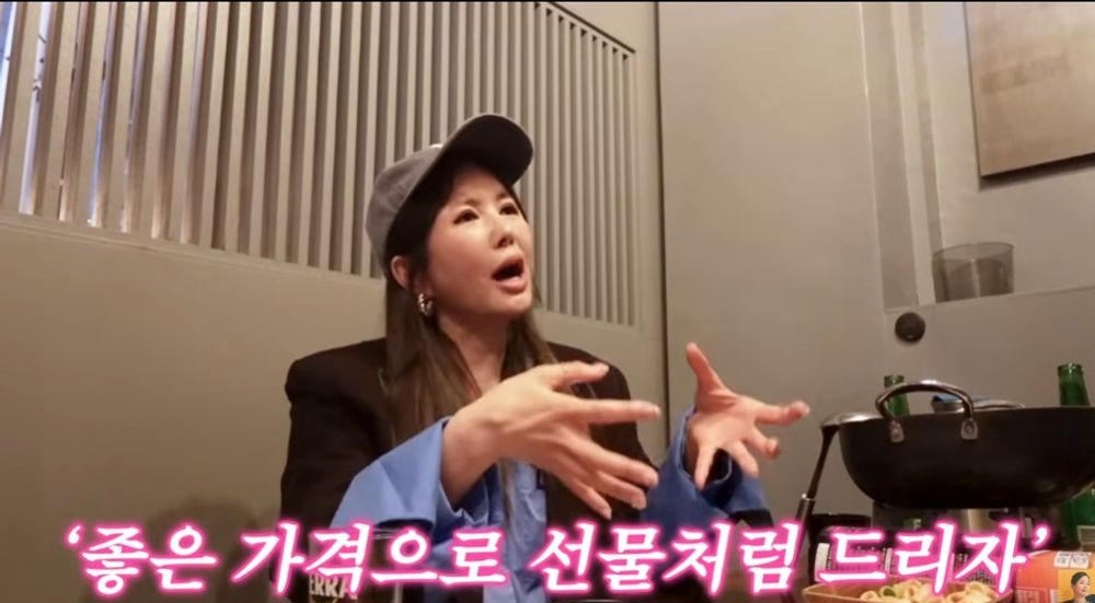 노란 수영복에 섹시한 몸매 어필하는 존예 처자