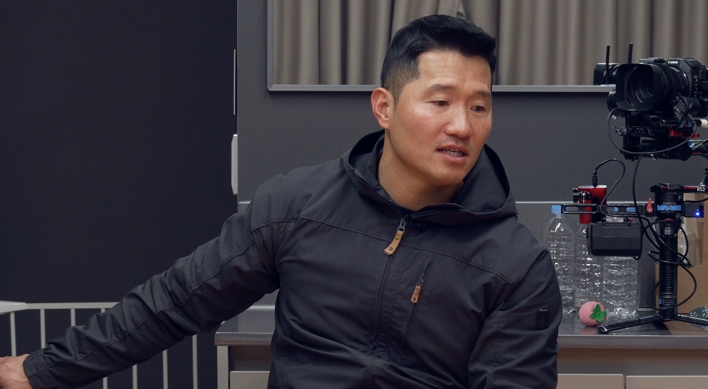 노란 수영복에 섹시한 몸매 어필하는 존예 처자