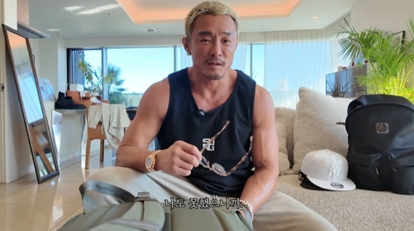 노란 수영복에 섹시한 몸매 어필하는 존예 처자