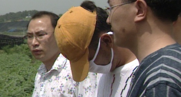 노란 수영복에 섹시한 몸매 어필하는 존예 처자