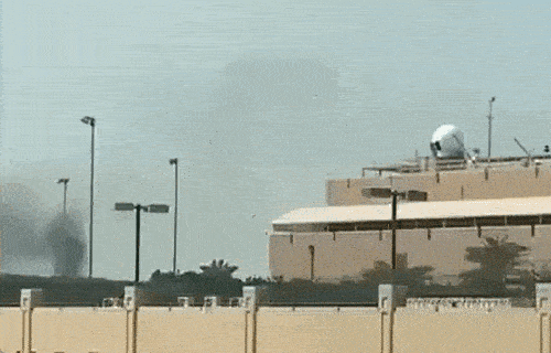 지난달 28일 이란이 테헤란 포격에 대한 반격으로 미사일로 바레인에 있는 미군 기지를 공격하는 모습. [X]