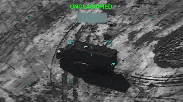 미군 중부사령부(CENTCOM)가 공개한 영상으로, 미군이 이란의 이동식 미사일 발사 능력을 제거하기 위해 발사대를 정밀 타격하는 모습. CENTCOM 엑스(X) 캡처