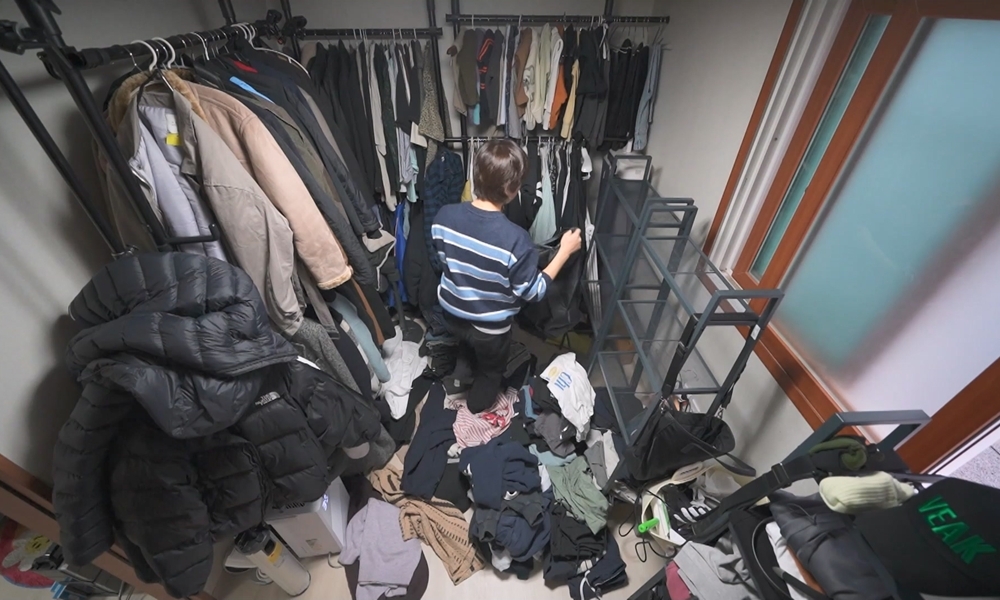 노란 수영복에 섹시한 몸매 어필하는 존예 처자