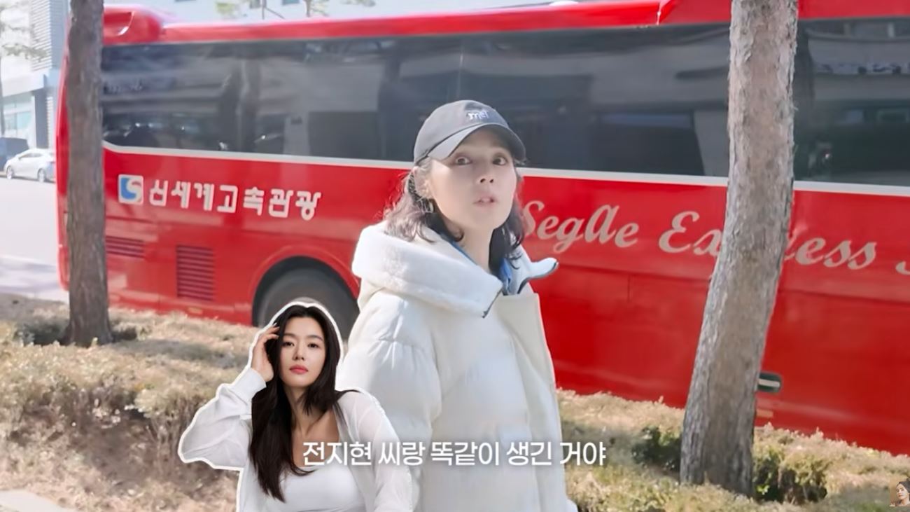 노란 수영복에 섹시한 몸매 어필하는 존예 처자