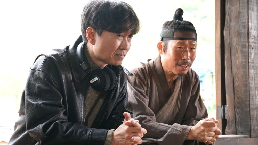 노란 수영복에 섹시한 몸매 어필하는 존예 처자