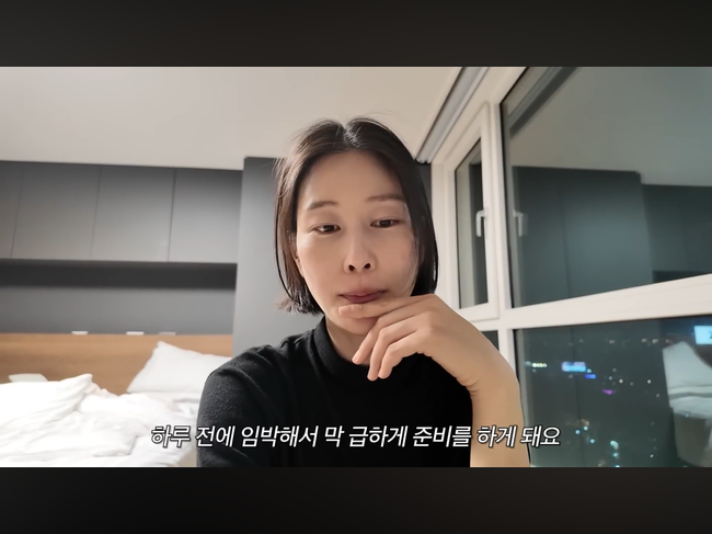 노란 수영복에 섹시한 몸매 어필하는 존예 처자