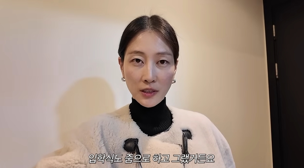 노란 수영복에 섹시한 몸매 어필하는 존예 처자