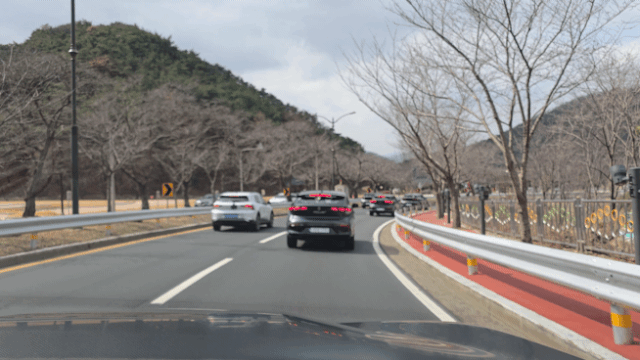 1열 동승석에서 촬영한 르노 ‘필랑트’가 주행중인 모습. 김상욱 기자.