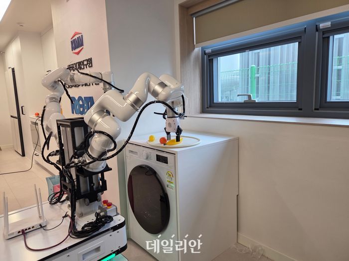 ‘K-기계’의 새로운 미래…일상 작업 수행하는 ‘범용 로봇 작업 AI’
