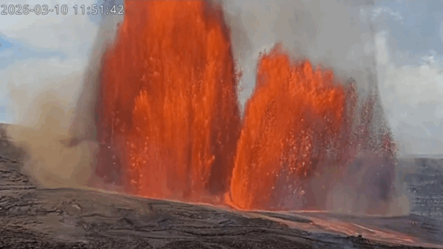 미국 하와이주 하와이섬의 킬라우에아 화산이 용암을 분출하고 있다. /영상=뉴스1