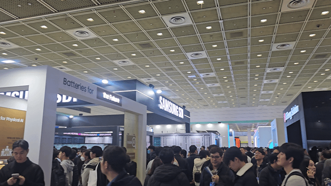 13일 인터배터리 2026 행사장이 관람객들로 붐비는 모습  (영상=지디넷코리아)