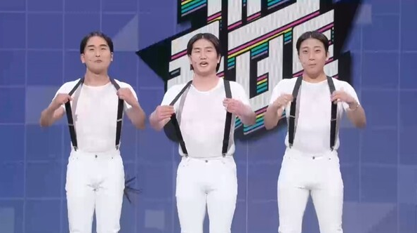 노란 수영복에 섹시한 몸매 어필하는 존예 처자