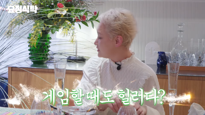 노란 수영복에 섹시한 몸매 어필하는 존예 처자