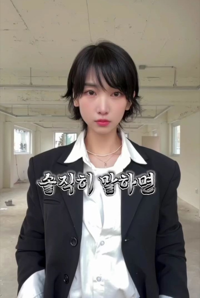 노란 수영복에 섹시한 몸매 어필하는 존예 처자