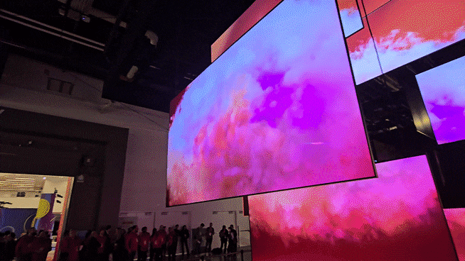 LG전자가 지난 1월 ‘CES 2026’에서 공개한 9㎜대 두께의 유기발광다이오드(OLED) TV ‘LG 올레드 에보(evo) W6’ 모습./정두용 기자
