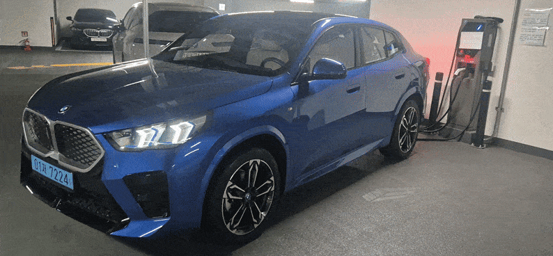 지난 1일 서울에서 춘천까지 왕복 150㎞ 구간에서 시승해 본 BMW 뉴 iX2 외관. 정경수 기자