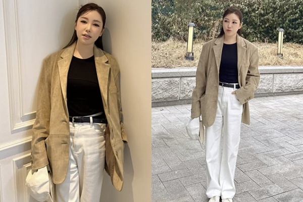 노란 수영복에 섹시한 몸매 어필하는 존예 처자