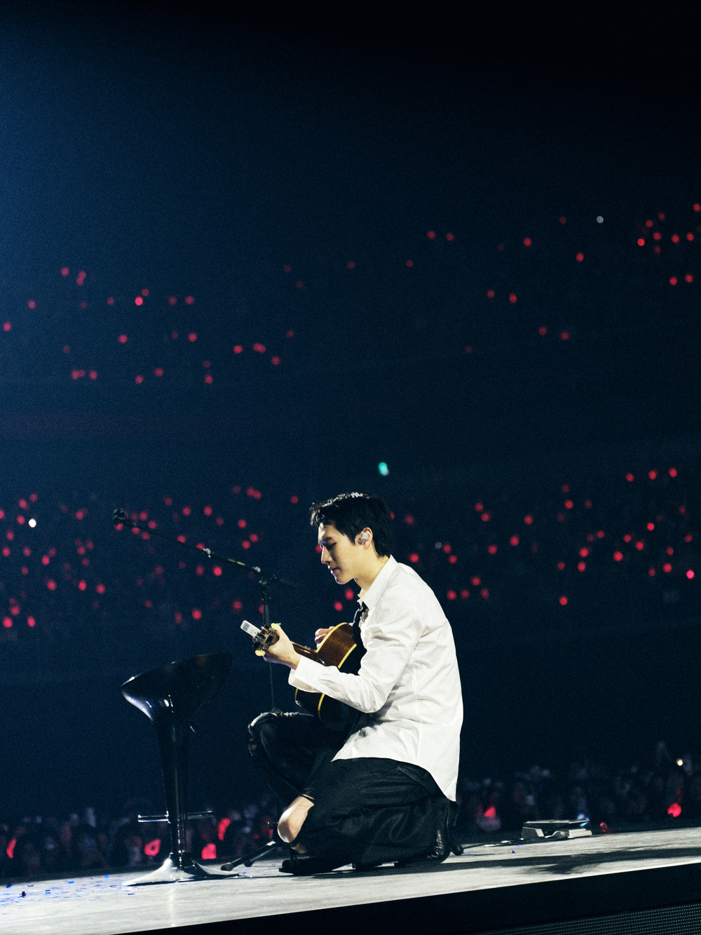 노란 수영복에 섹시한 몸매 어필하는 존예 처자