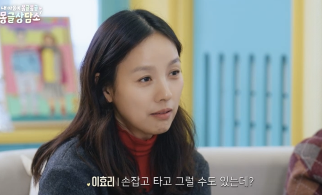 노란 수영복에 섹시한 몸매 어필하는 존예 처자