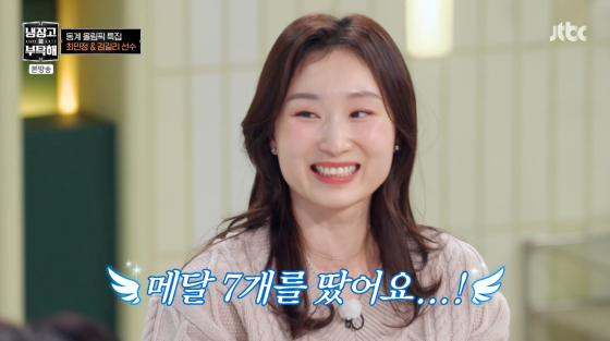 노란 수영복에 섹시한 몸매 어필하는 존예 처자