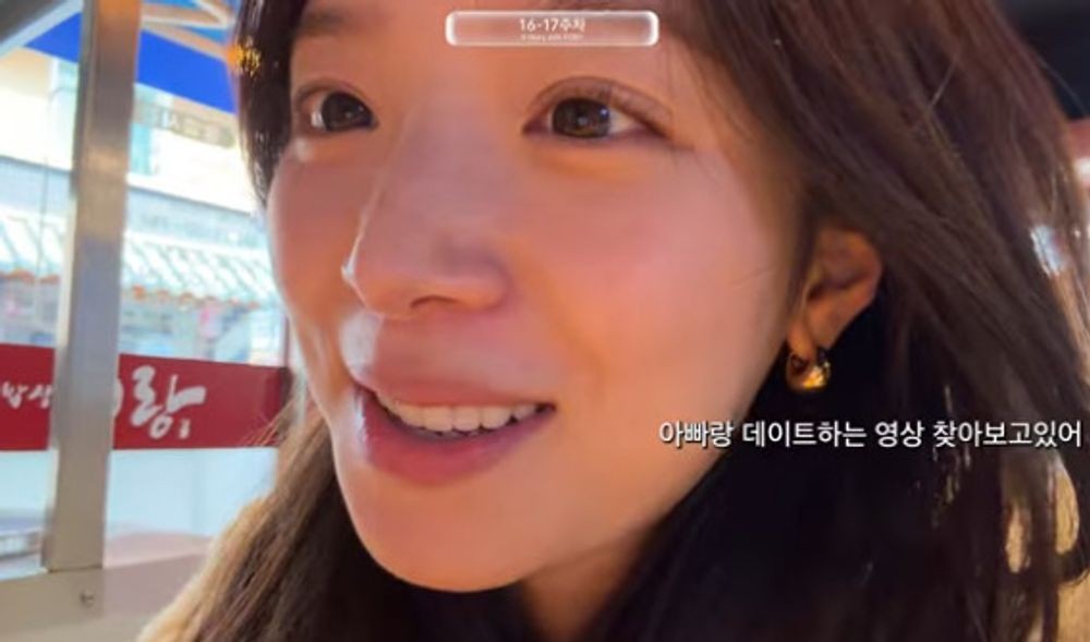 노란 수영복에 섹시한 몸매 어필하는 존예 처자