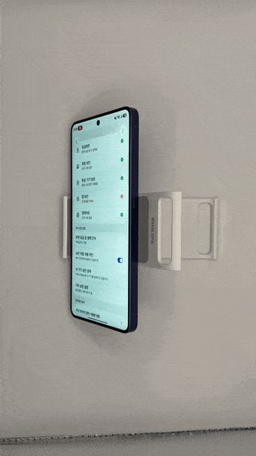 측면에서 바라본 프라이버시 디스플레이 작동 모습.