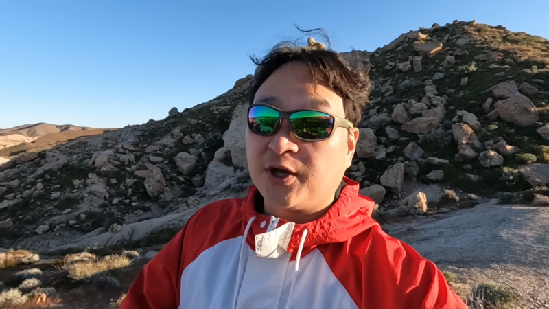 노란 수영복에 섹시한 몸매 어필하는 존예 처자