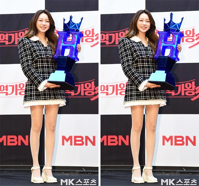 노란 수영복에 섹시한 몸매 어필하는 존예 처자