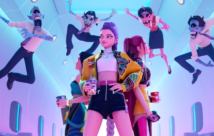 노란 수영복에 섹시한 몸매 어필하는 존예 처자