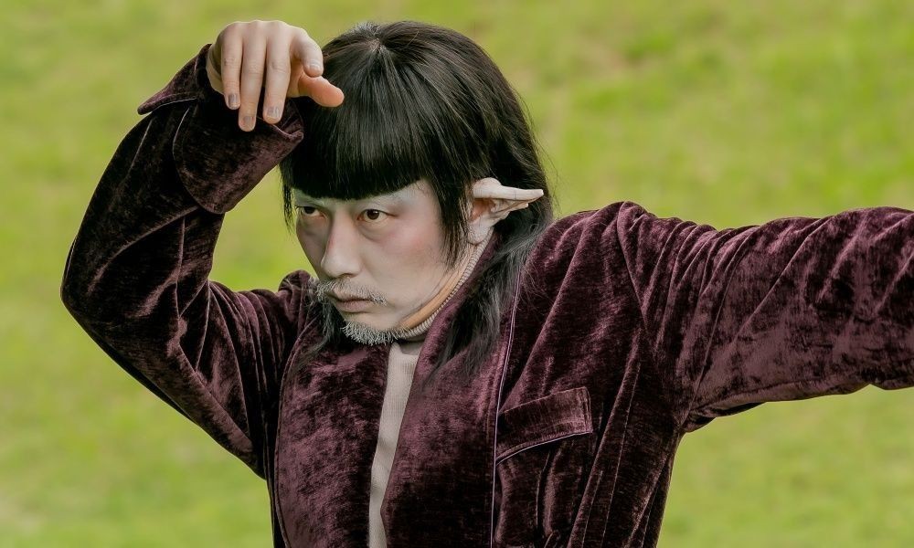 노란 수영복에 섹시한 몸매 어필하는 존예 처자