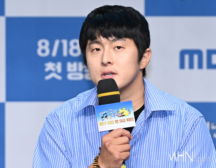 노란 수영복에 섹시한 몸매 어필하는 존예 처자