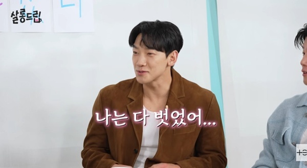 노란 수영복에 섹시한 몸매 어필하는 존예 처자