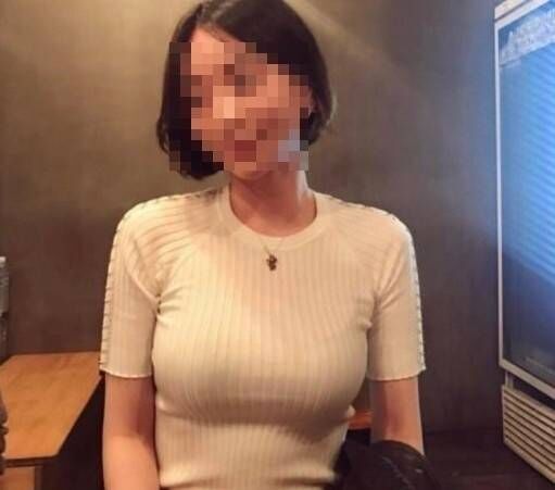 노란 수영복에 섹시한 몸매 어필하는 존예 처자