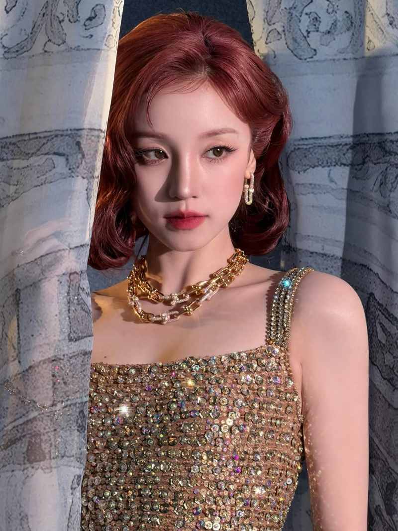 노란 수영복에 섹시한 몸매 어필하는 존예 처자