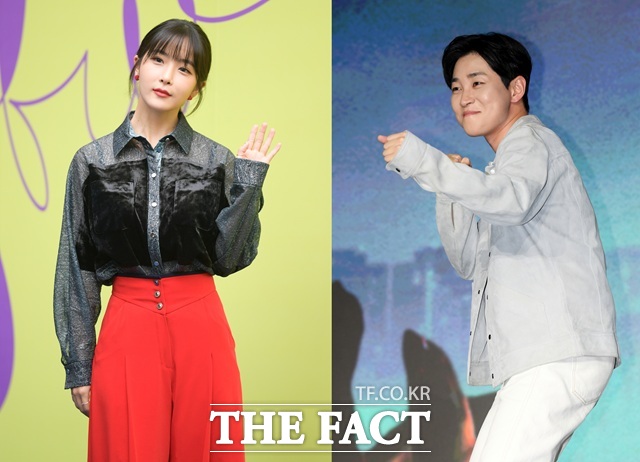 노란 수영복에 섹시한 몸매 어필하는 존예 처자