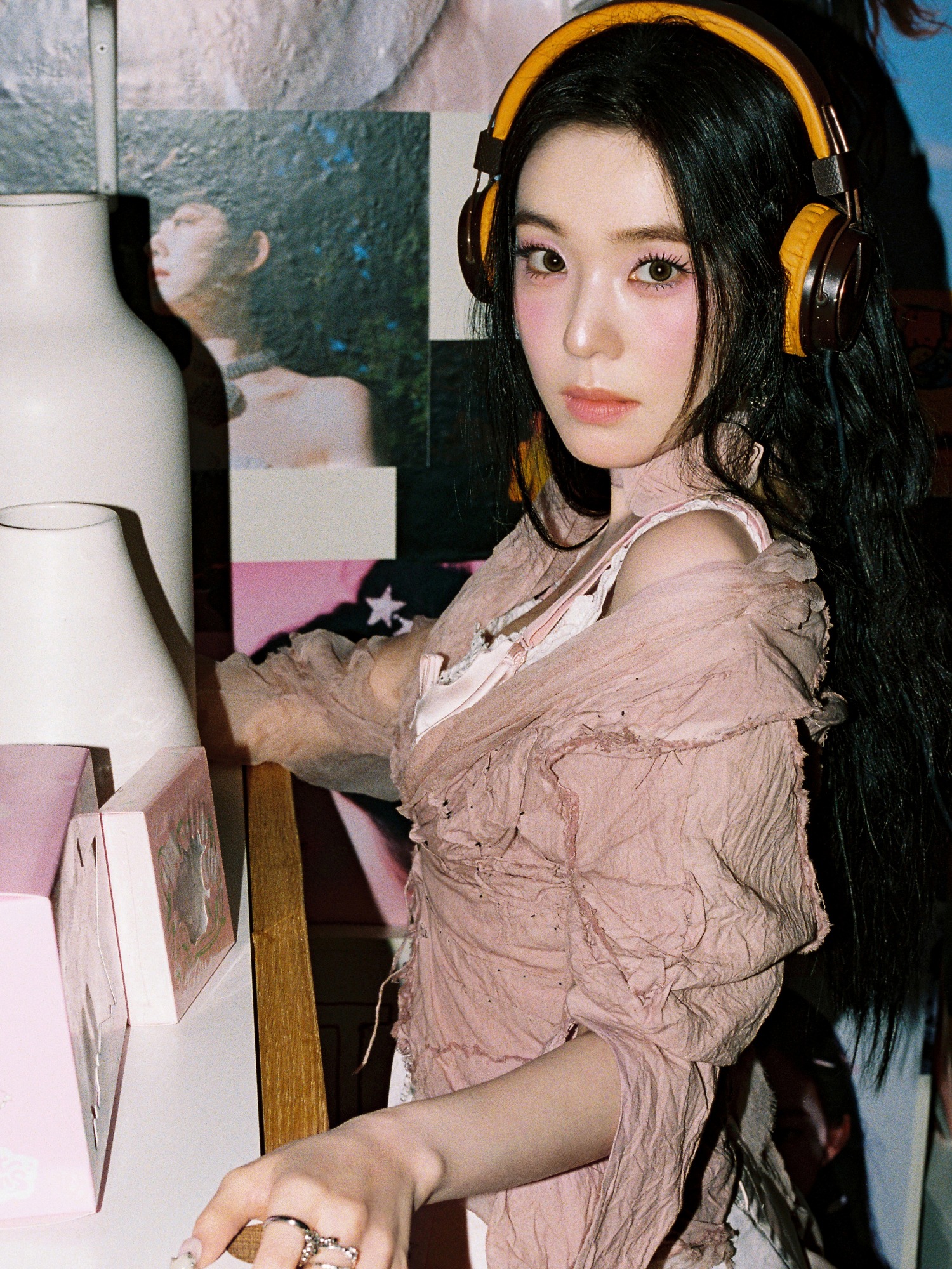 노란 수영복에 섹시한 몸매 어필하는 존예 처자