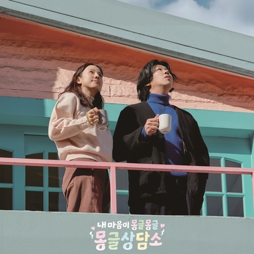 노란 수영복에 섹시한 몸매 어필하는 존예 처자