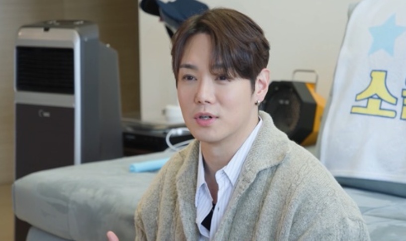 노란 수영복에 섹시한 몸매 어필하는 존예 처자