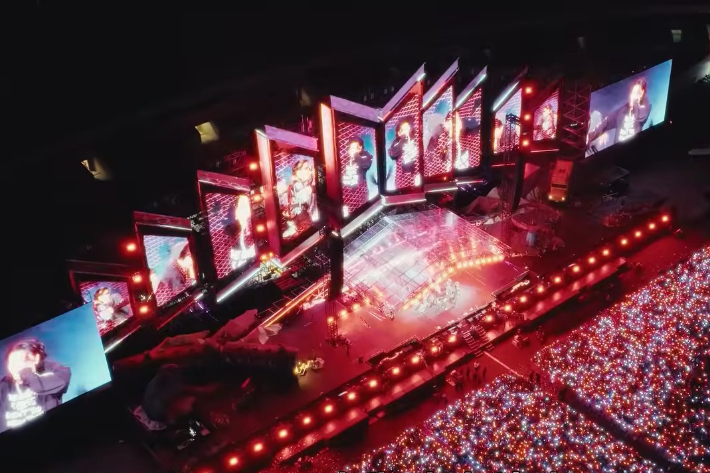 노란 수영복에 섹시한 몸매 어필하는 존예 처자