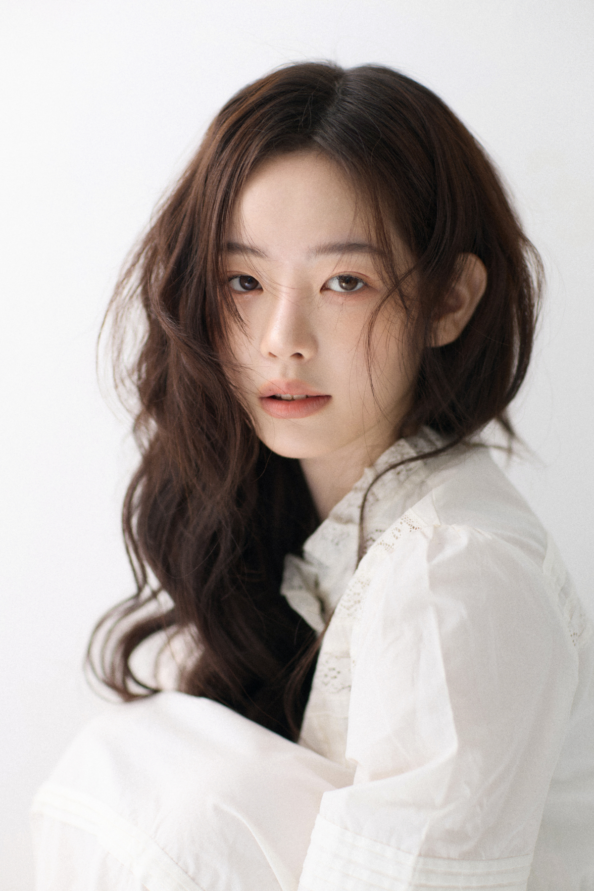 노란 수영복에 섹시한 몸매 어필하는 존예 처자