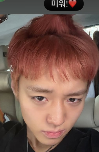 노란 수영복에 섹시한 몸매 어필하는 존예 처자