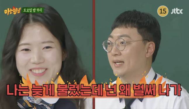 노란 수영복에 섹시한 몸매 어필하는 존예 처자