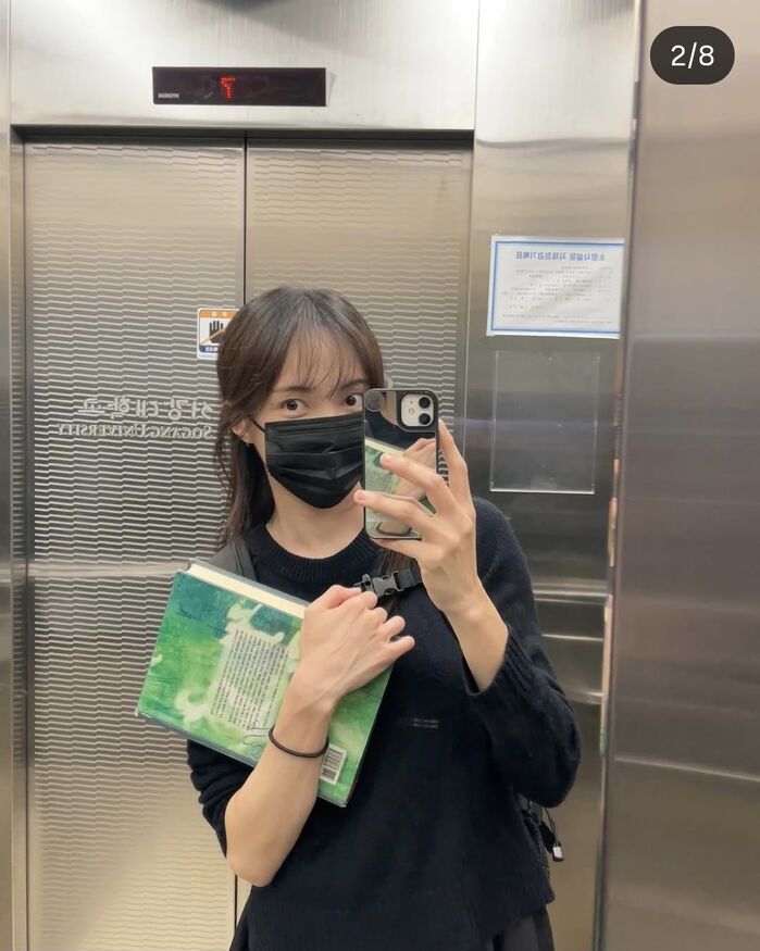 노란 수영복에 섹시한 몸매 어필하는 존예 처자