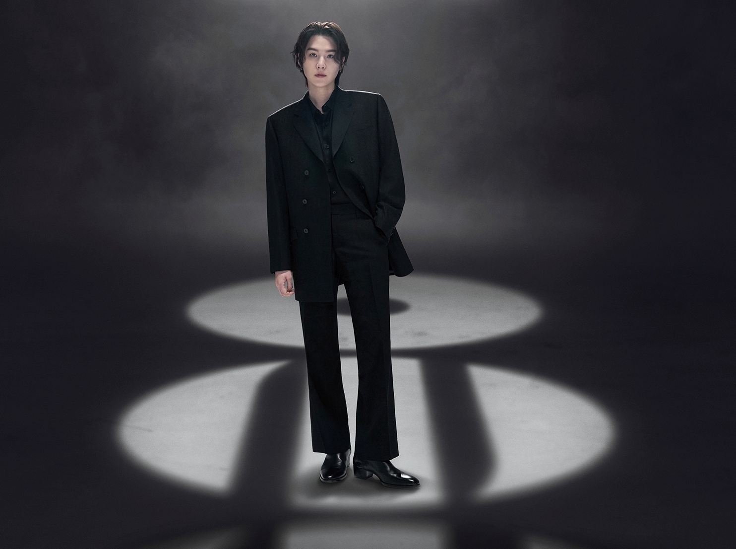 노란 수영복에 섹시한 몸매 어필하는 존예 처자