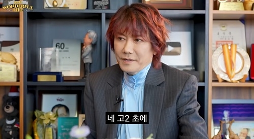 노란 수영복에 섹시한 몸매 어필하는 존예 처자