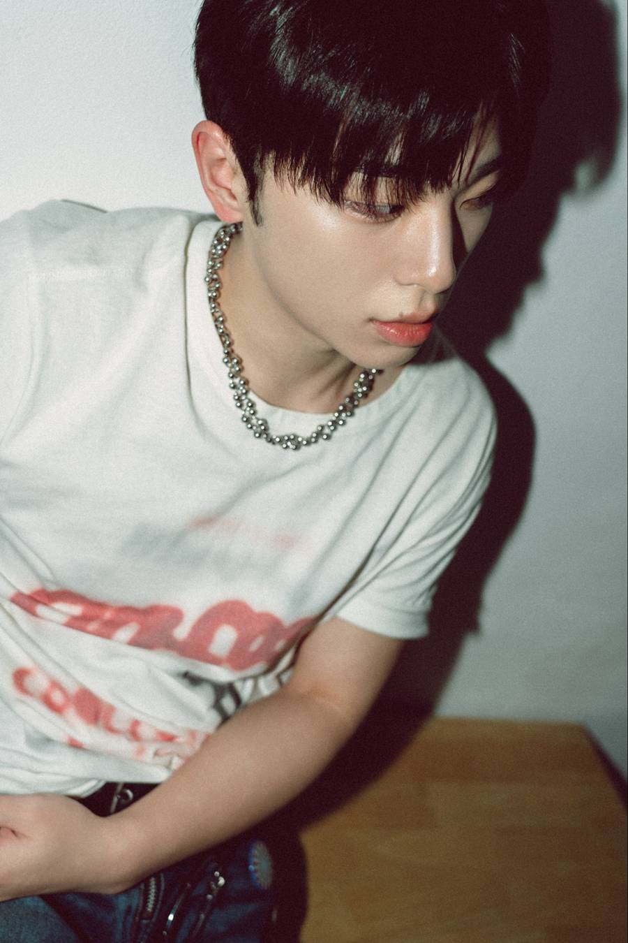 노란 수영복에 섹시한 몸매 어필하는 존예 처자