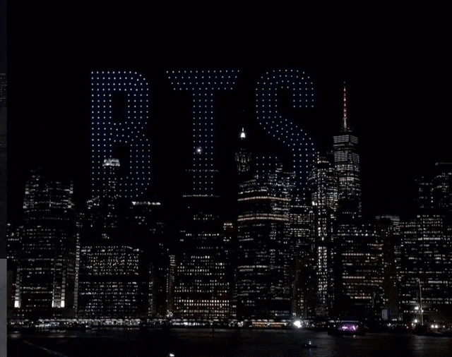 미국 뉴욕 브루클린 브리지 상공에서 진행된 그룹 방탄소년단(BTS)의 정규 5집 ‘아리랑’의 발매를 기념하는 드론쇼. /인스타그램